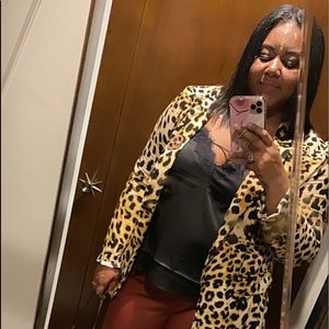 Meet your Posher, Tee